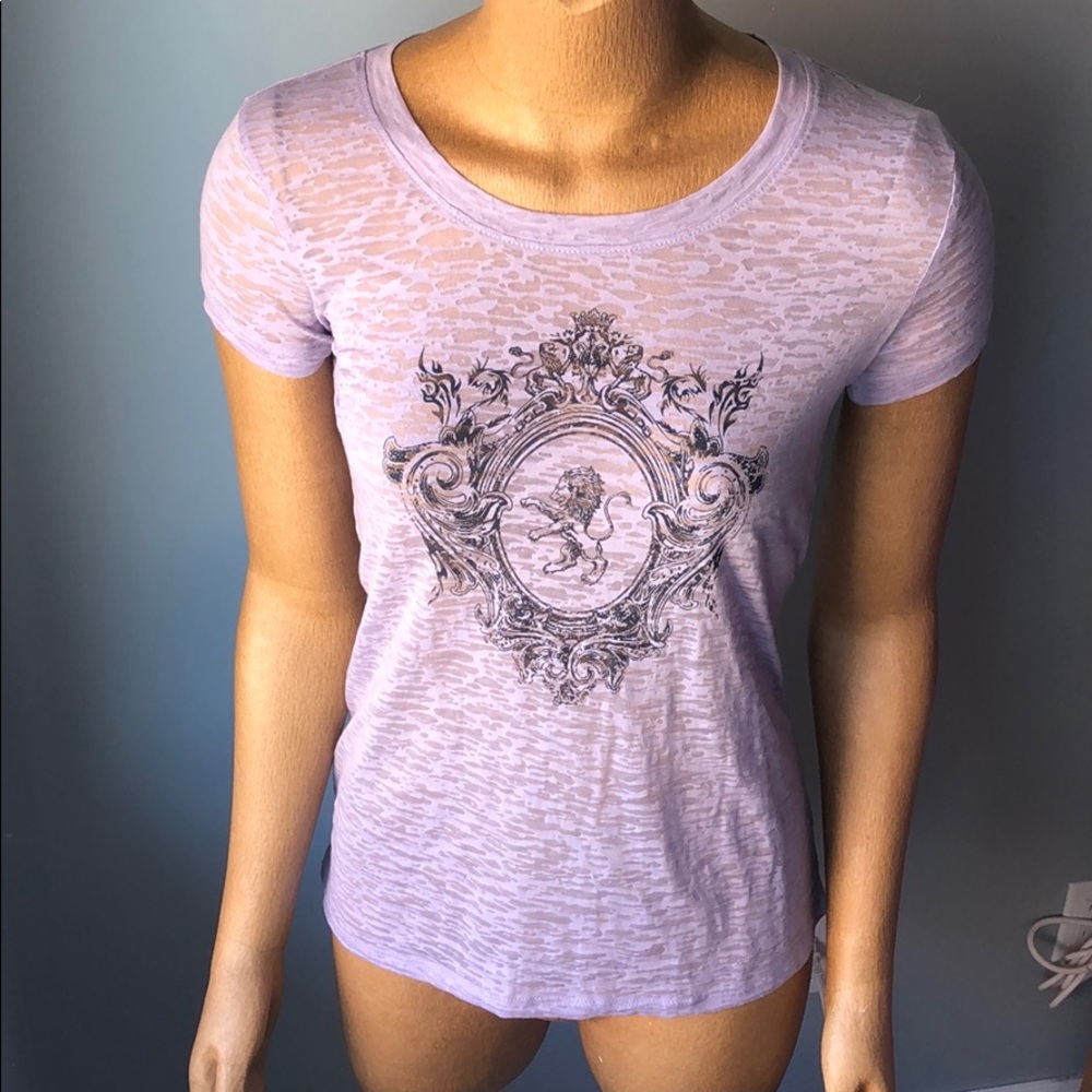 BCBG “LEO Season” T-Shirt (Brand New with Tag).